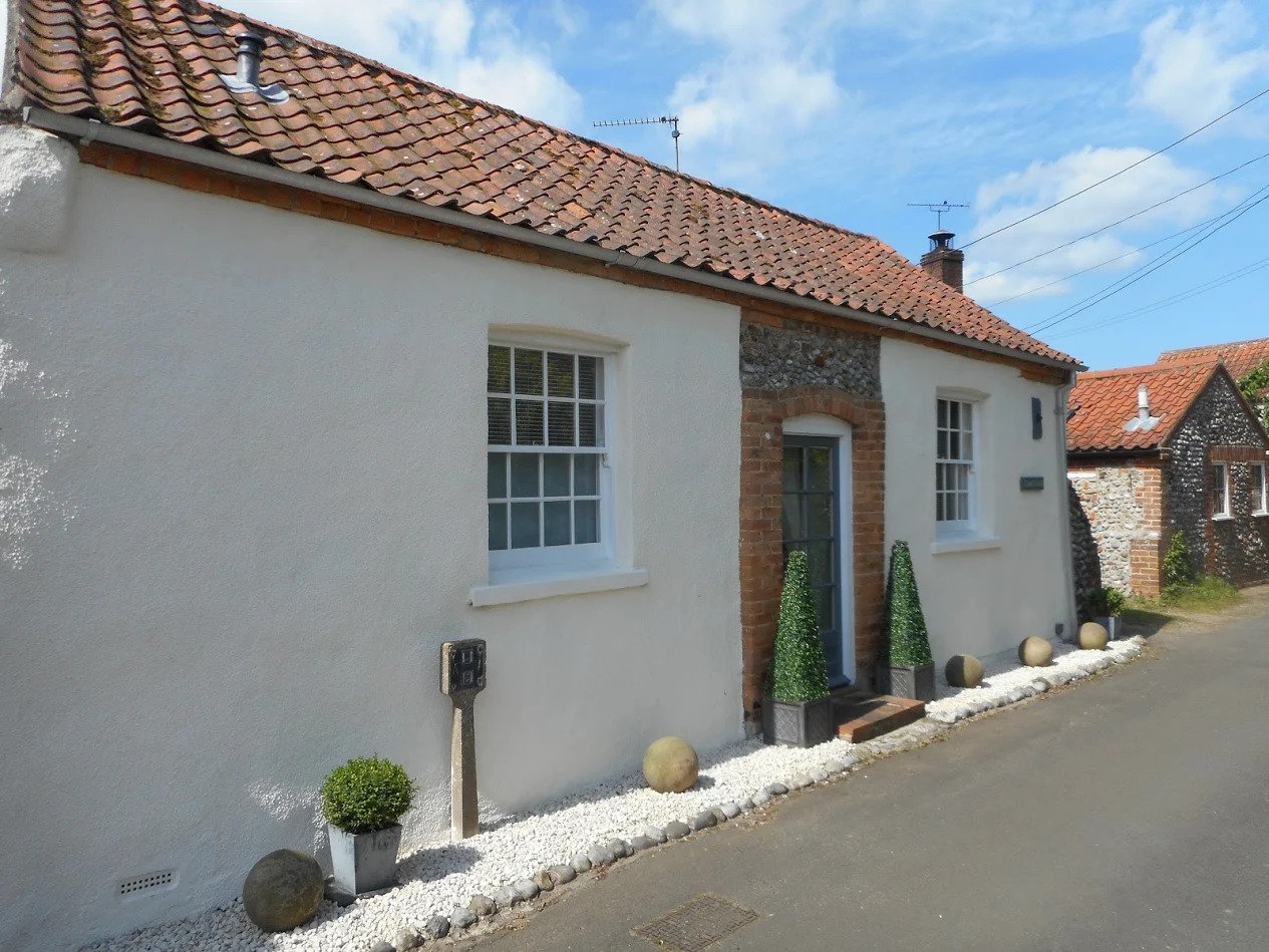 Clare Cottage Luxury One Bedroom Cottage In Wiveton